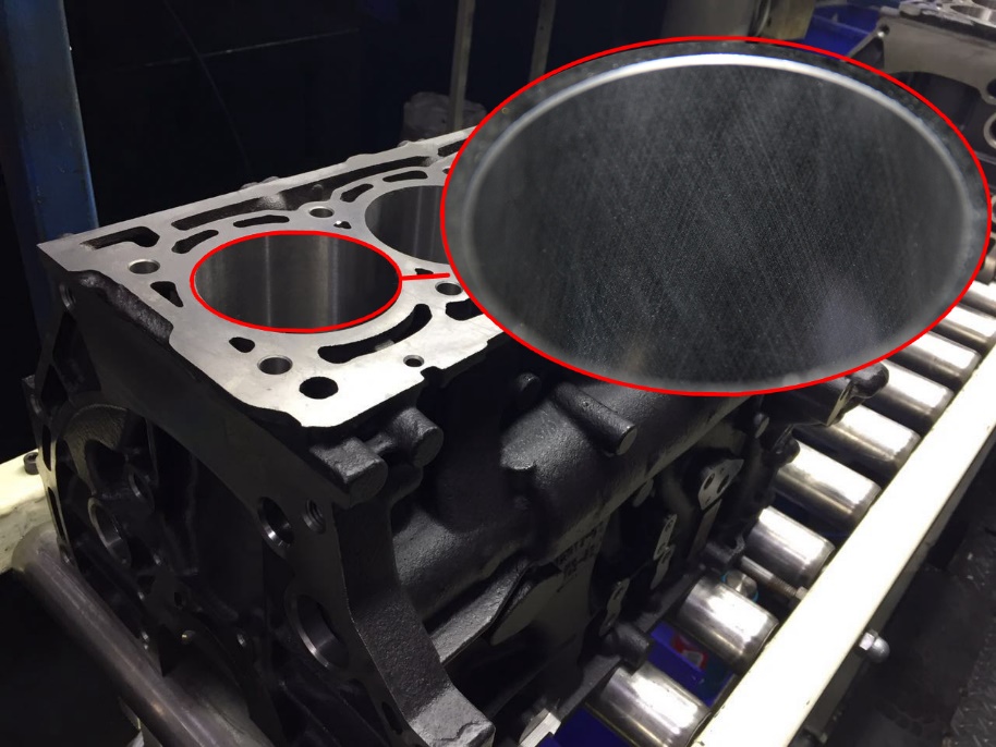 發(fā)動機(jī)缸體螺傘滑動珩磨